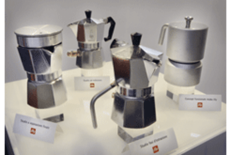 ILLY E BIALETTI ANNUNCIANO LA NUOVA CAFFETTIERA CHE TAGLIA LA CODA DI  ESTRAZIONE