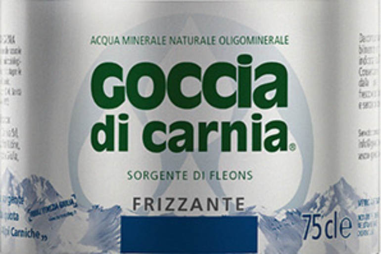 Goccia di Carnia presenta la nuova bottiglia in vetro destinata al canale  Ho.Re.Ca.