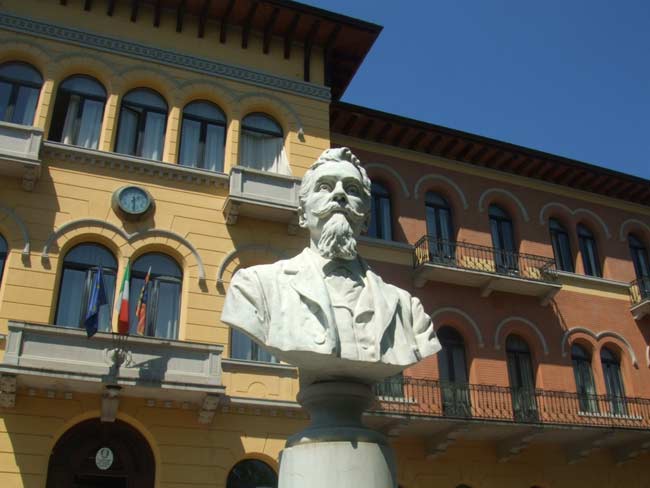 Busto-Antonio-Carpene-a-Conegliano