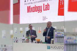 Davide Gregorini, Direttore Commerciale Fonte Plose, sul palco di Mixology Lab presenta Alpex