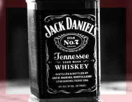 Jack Daniel’s taglia i programmi di inclusività LGBTQ+