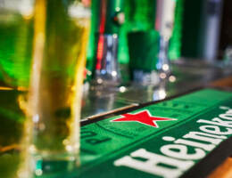 Heineken risultati positivi per il primo semestre 2024 ma sotto le attese ed il titolo crolla