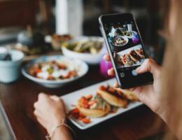 La nuova frontiera del cibo: gli ingredienti “fotogenici” alla conquista dei social